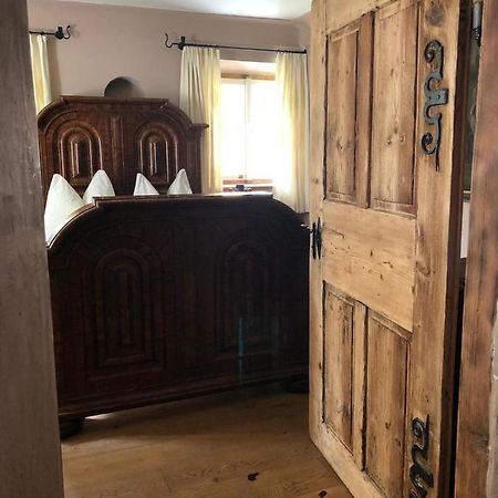 Zimmer In 400 Jahre Alten Bauernhaus Anif Extérieur photo